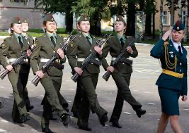 Министерство обороны Российской Федерации приглашает поступить в военные вузы.