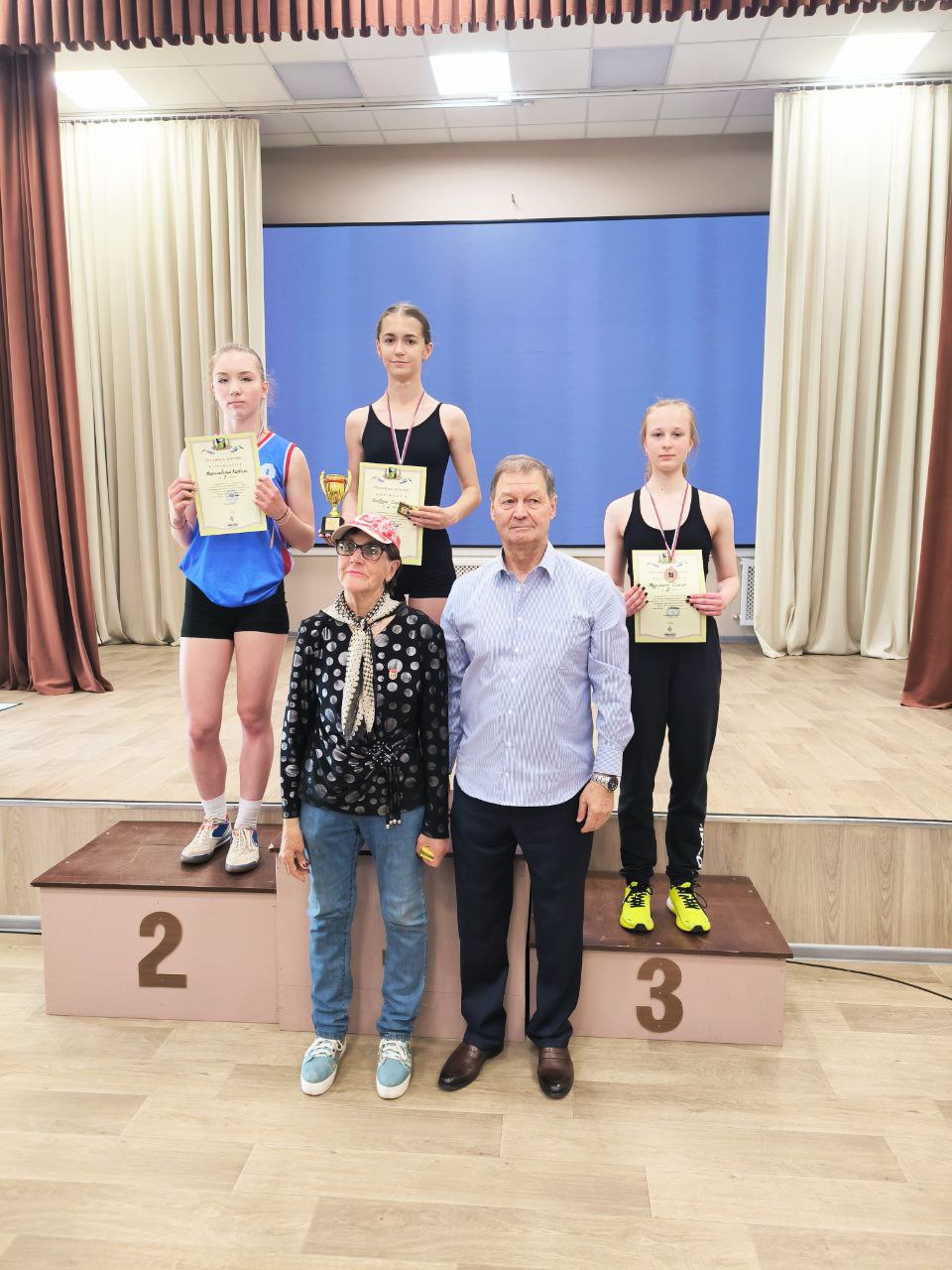 Гордая победа наших спортсменок!.